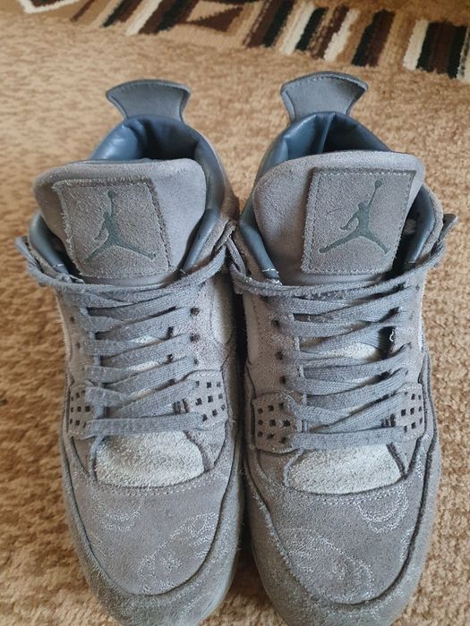 Jordan 4 kaws retro