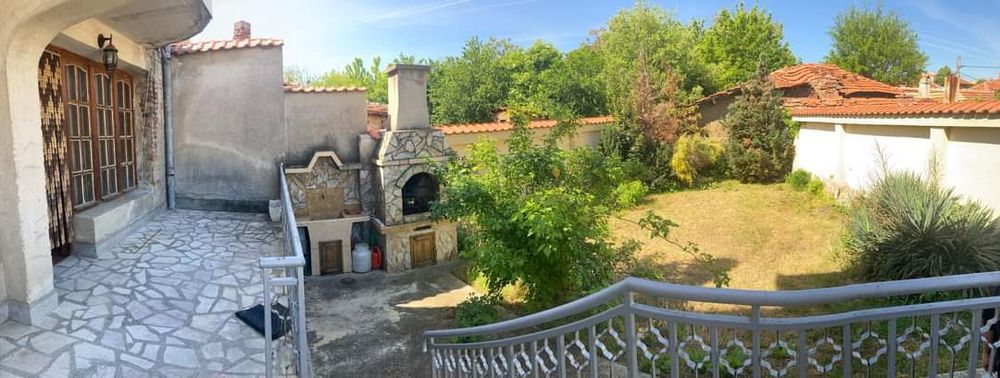 Продава се Къща в Карнобат - 350 кв.м за 458 €/кв.м - Снимка #1