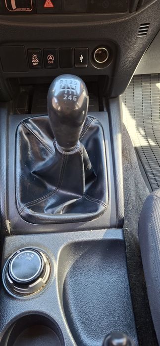 Vând Mitsubishi L200 din 2016  4×4 în stare bună