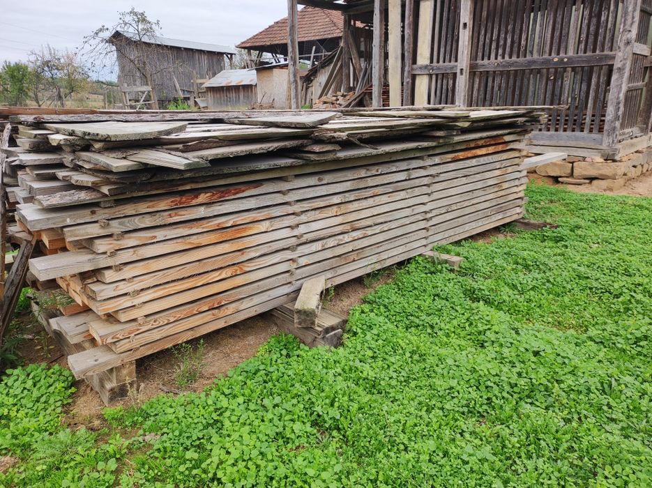 Dulapi și scânduri