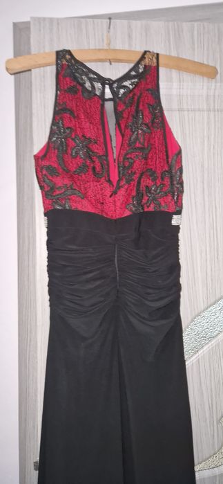 Vând rochi de ocazie marimea XS