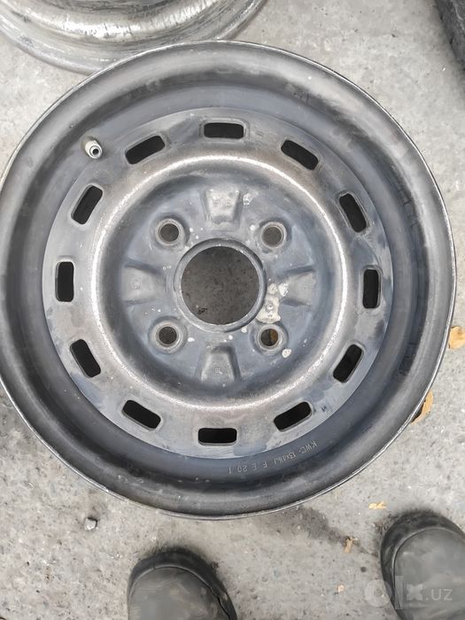 13 diskalar sotiladi xolati yaxshi aybi yoq 1 ta donalab xam sotiladi