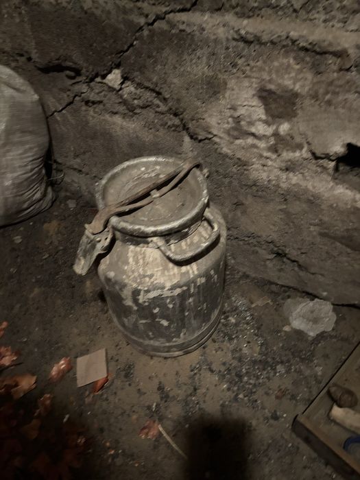 Продам канистры и бутвли стеклянные