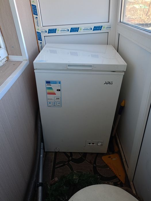 Продам морозильную камеру