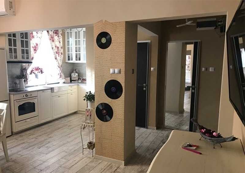 Дава се под наем Тристаен апартамент в София, Център - 70 кв.м за 700 € - Снимка #1