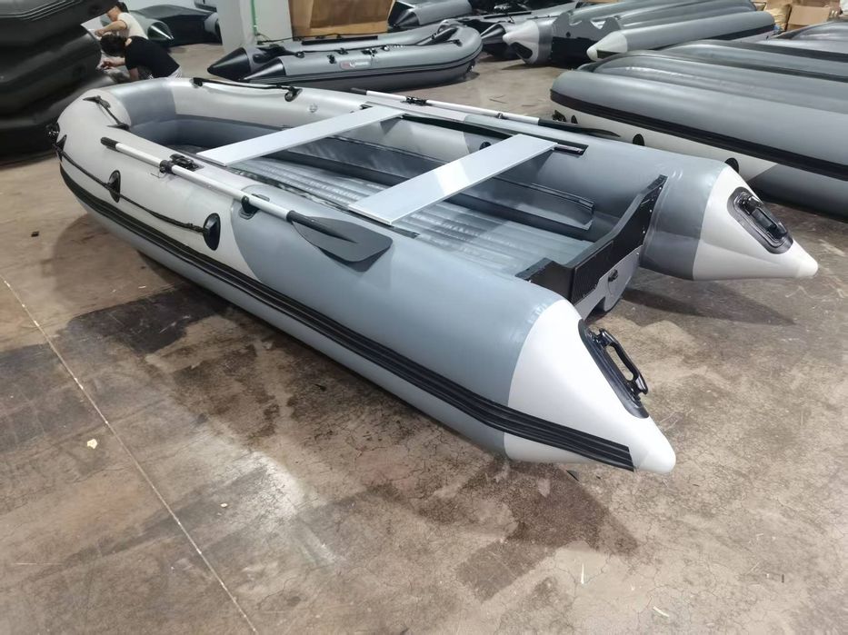 Надувная лодка.  ПВХ с надувным дном. 380 см. Новая.