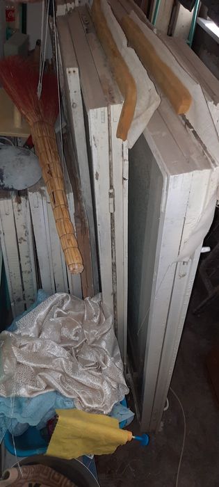 Тахта, эски дераза, ойналар, стекло