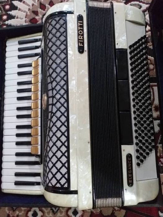 Аккордеон Фиротти Елегансе.