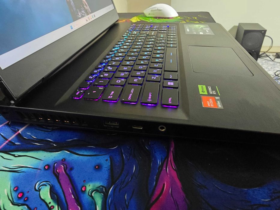 Noutbuk MSI Alpha