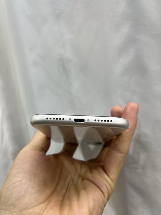 IPhone 11 128GB          .