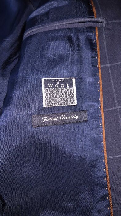 Tinuta completa. Costum DS Damat, tricou elegant Massimo Dutti, pantofi adolescenti
