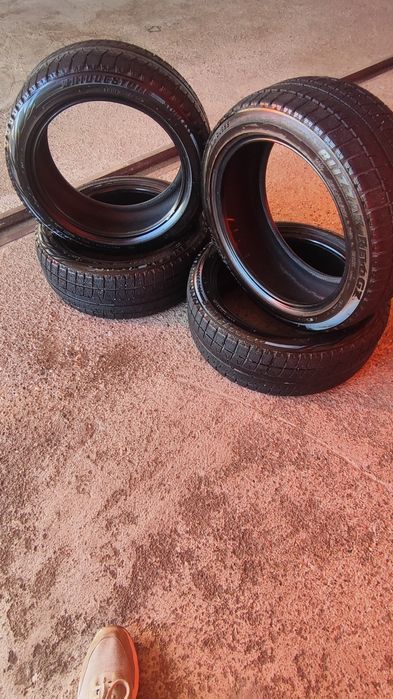 Зимние шины Bridgestone 225/45/17