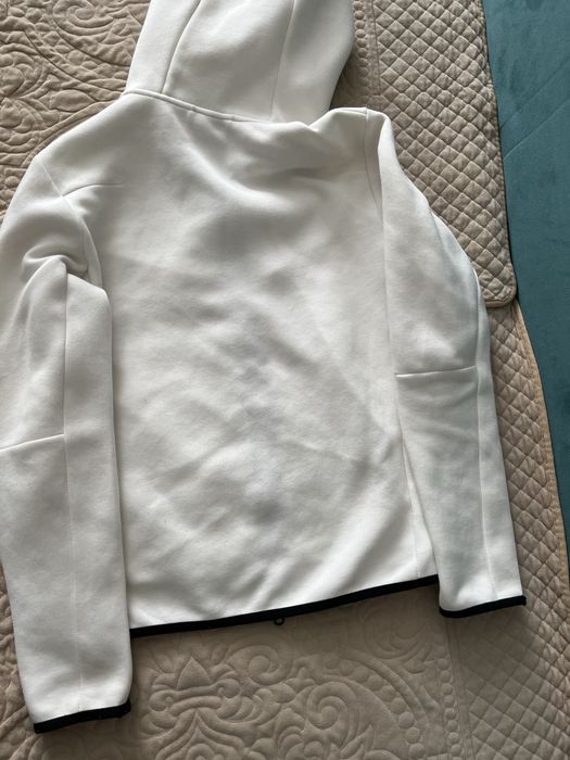 Tech fleece nike white размер М (город кокшетау)