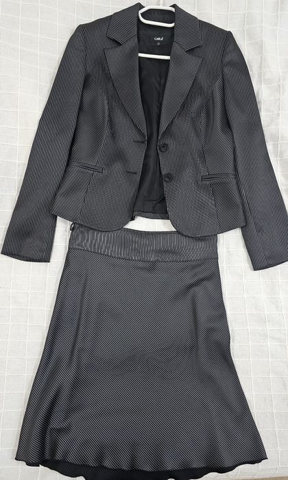 Costum damă negru lucios masura 40