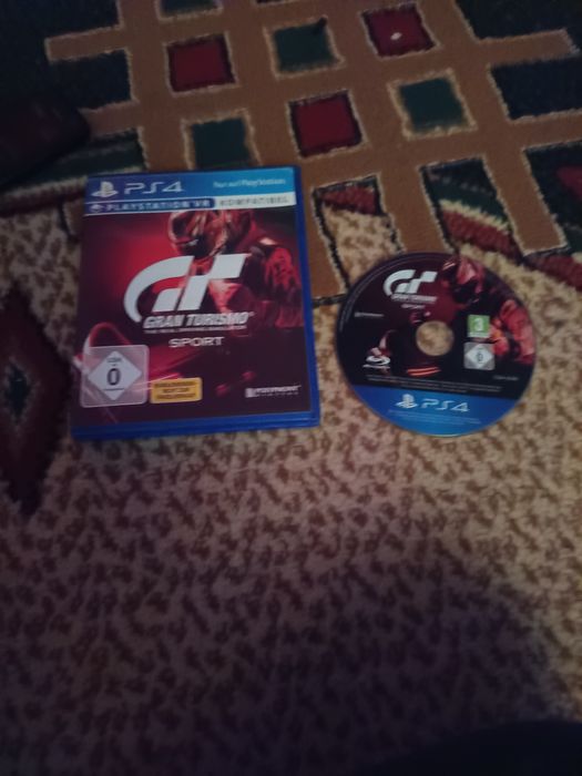 Dau la schimb pentru un telefon Samsung sau fifa 25