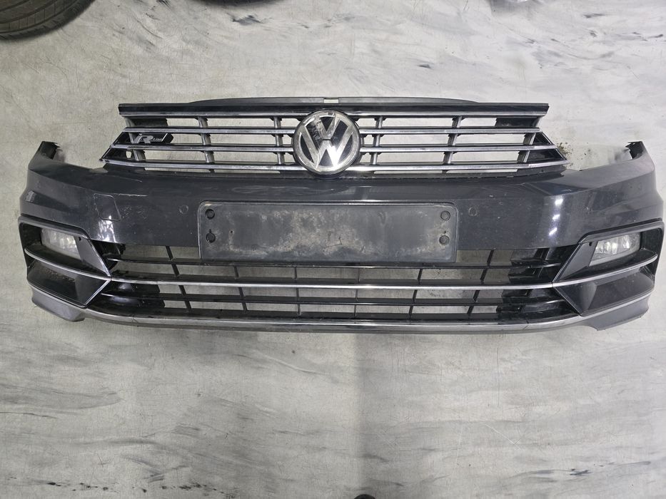 Bara fata R line VW Passat B8 2017