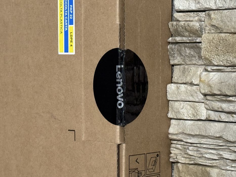 Lenovo V15 G4 AMN Ryzen5 8/512GB/ Nou, Sigilat