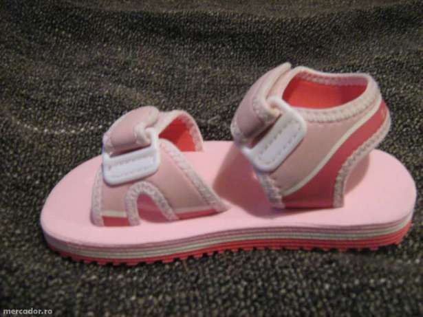 Sandale Champion 24 (int.16,5cm), 31 (19,5cm), noi