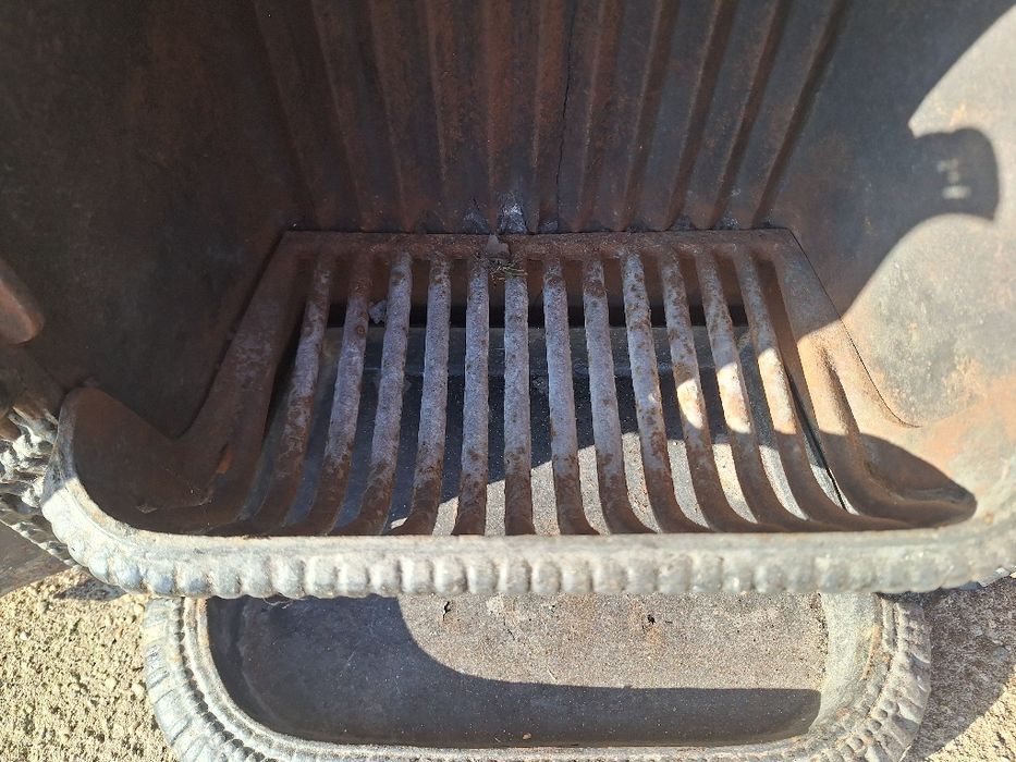 Старинна френска камина