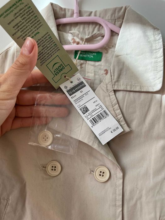 Бежов бебешки шлифер Benetton 12-18 месеца