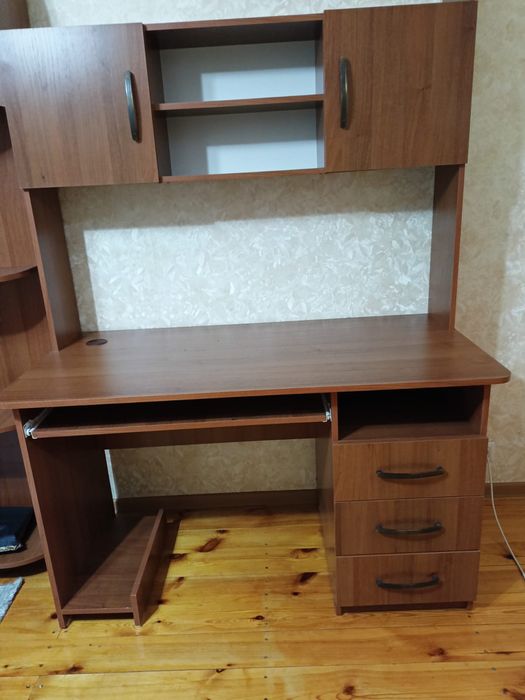 Срочно Продам Компьютерный стол