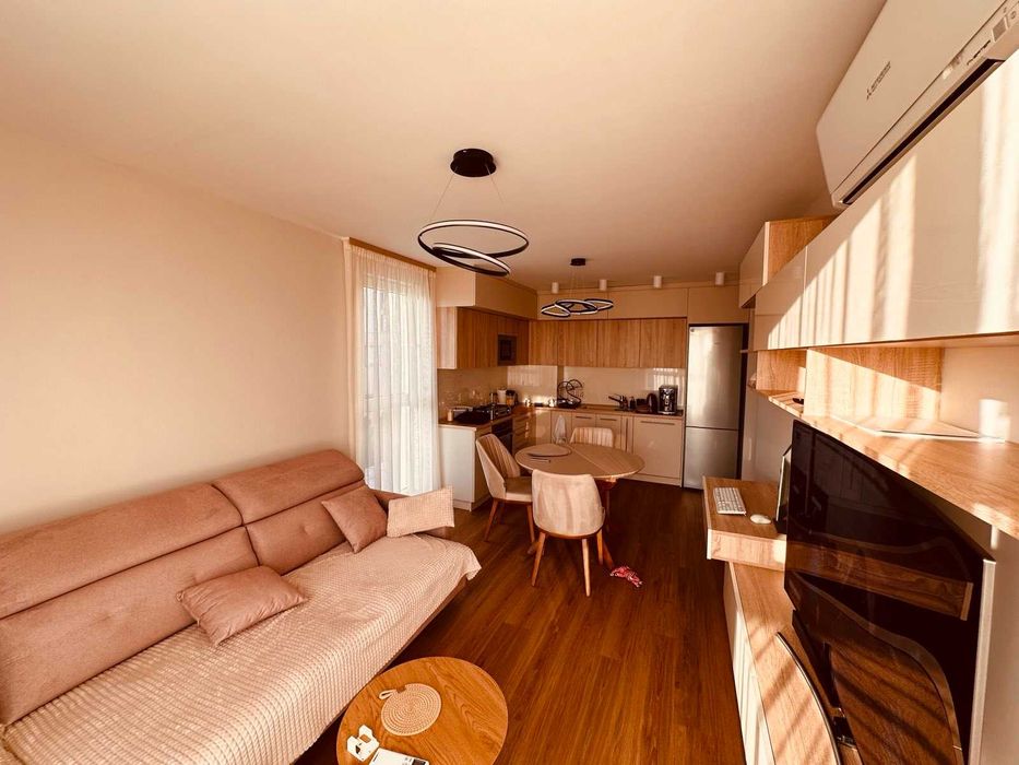 Дава се под наем Тристаен апартамент в Бургас, Изгрев - 98 кв.м за 980 € - Снимка #4