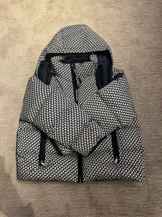 Tory Burch noua cu eticheta