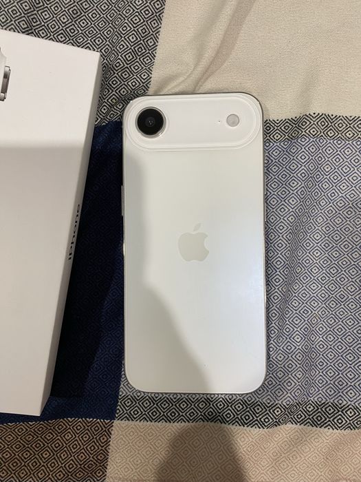 Iphone air продам