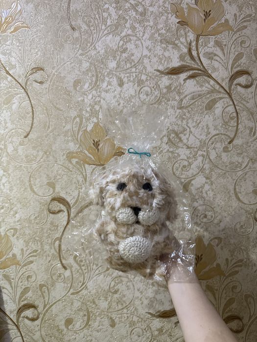 Вязанный пёсик ручная работа 21 на 13 см