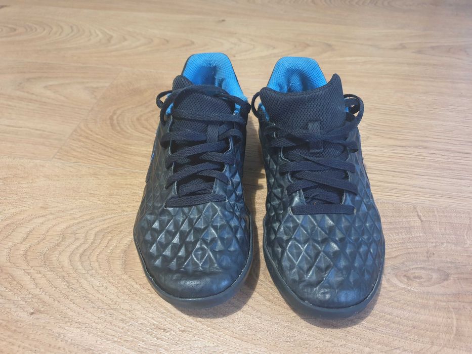 Детски спортни обувки