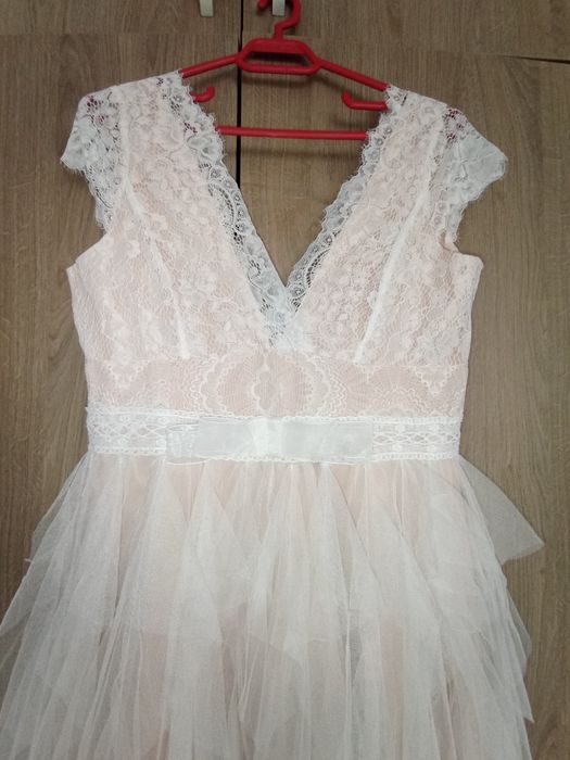 Rochie elegantă cu dantela
