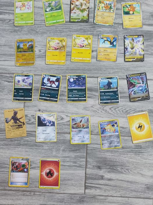 Cărți pokemon foarte bune