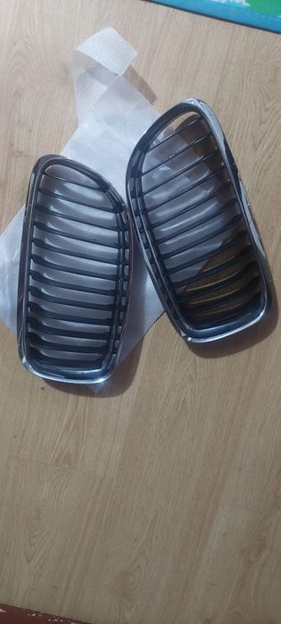 Grila BMW E90 stare perfecta