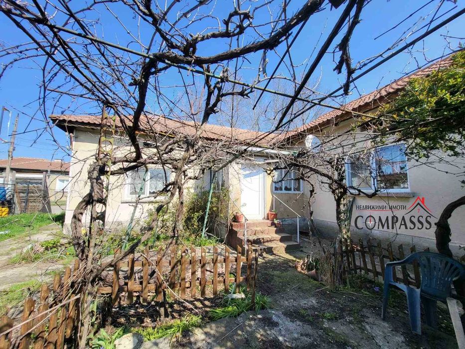 Къща-ЦЕНТЪР, гр. Ген. Тошево - 65000евро!