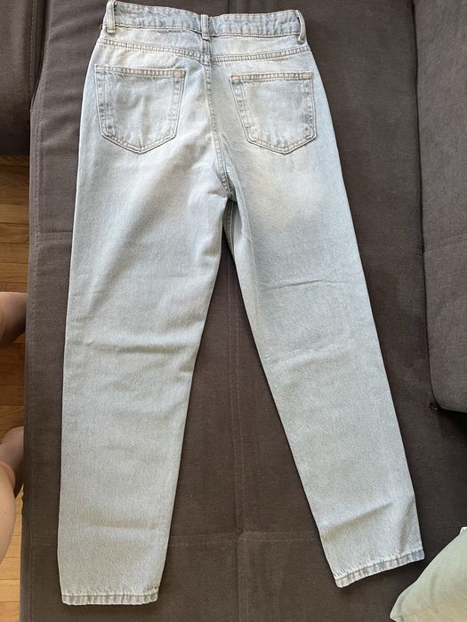 Дамски дънки нови.