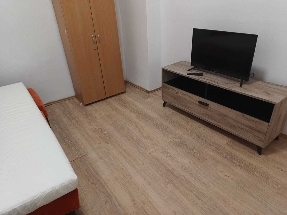 Proprietar închiriez 1 cameră într-un apartament 4 camere