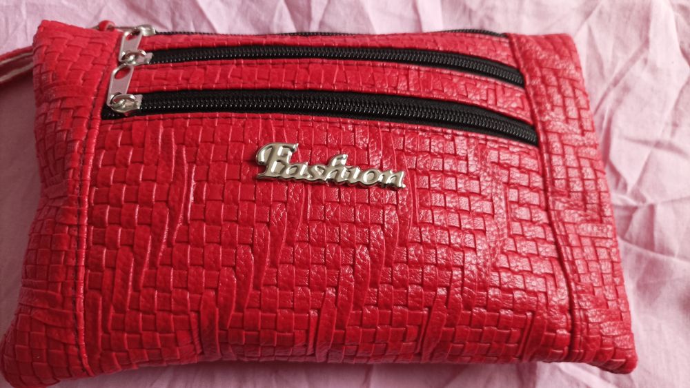 Дамско портмоне!