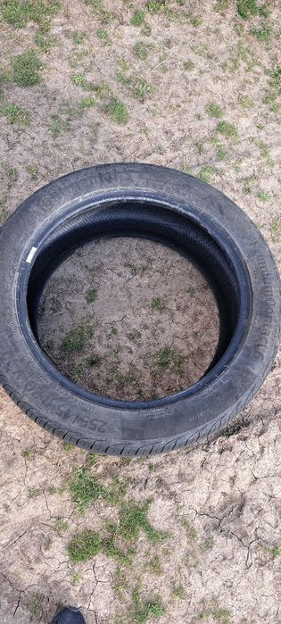 Continental 225/45R20 V Xl