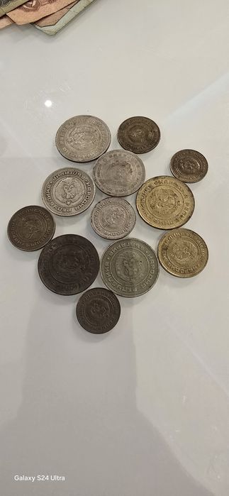 Български банкноти и монети