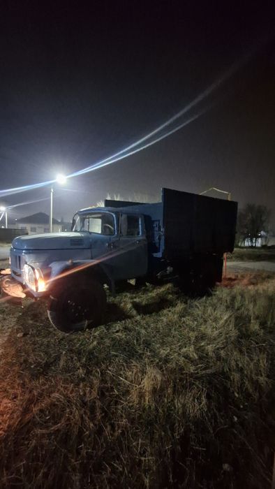 Зил на хаду жүріп тұр