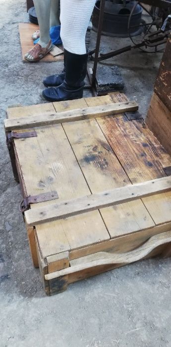 Lada din lemn veche (cufar), decorativ, rustic