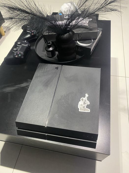 vand ps4 state excelentă+stand original incarcare manete