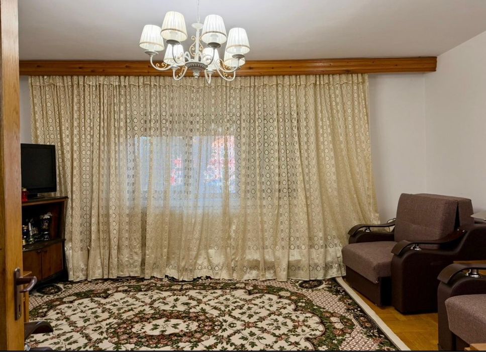 Inchiriez apartament 3 camere decomandate in Bistrita Lac