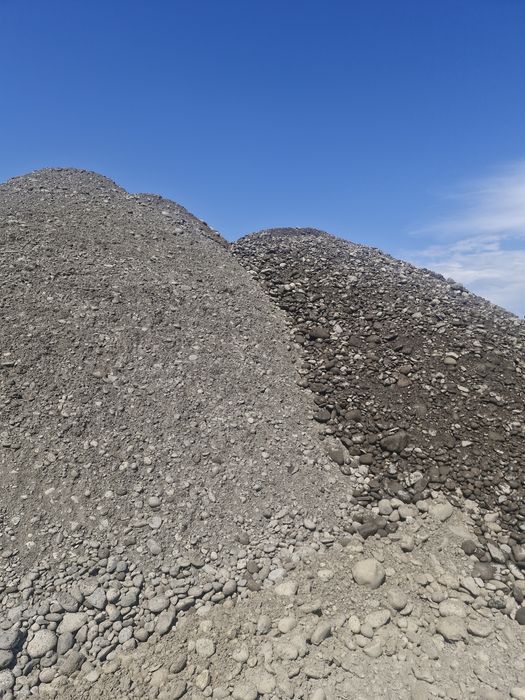 Vănd 20.000 mc de balastru in Reghin