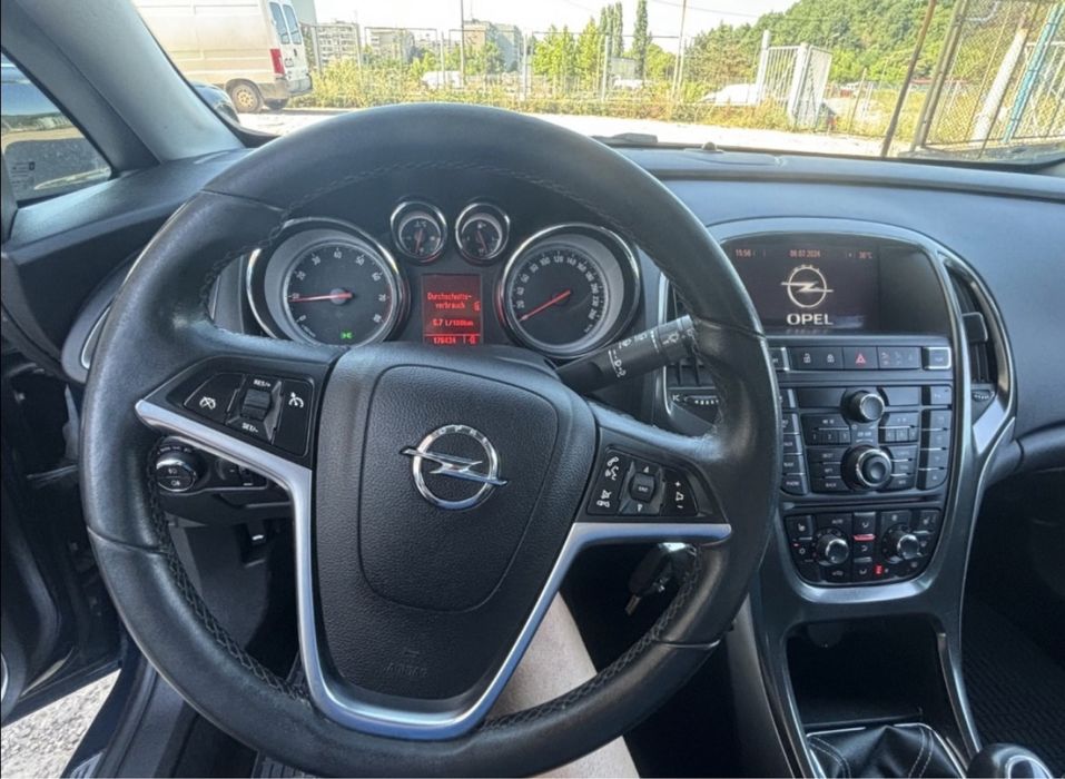 Opel Astra J 1.4T Full