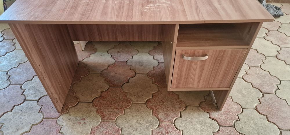 Продам письменные столы