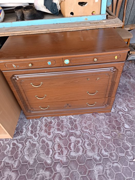 Комод продам в хорошем состоянии