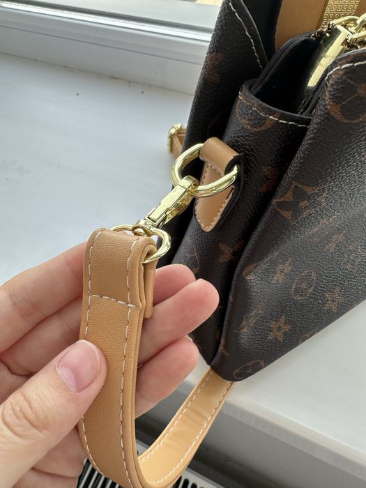 Стильная кожаная сумка