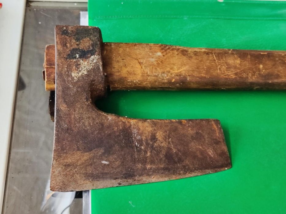 Малка брадва брадвичка