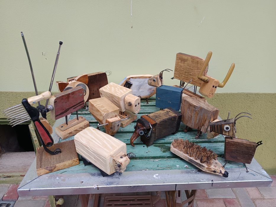 Decorațiuni , figurine artizanale